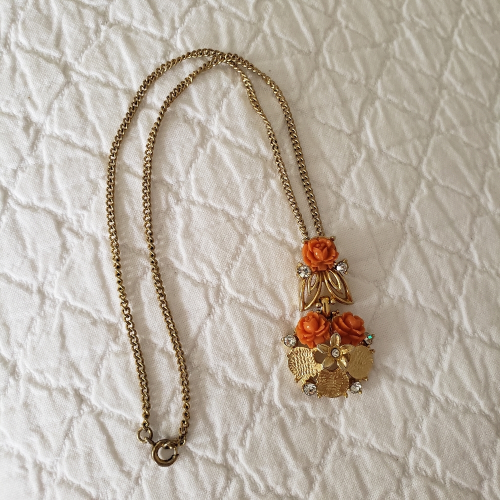 Vintage flower necklace with rhinestones